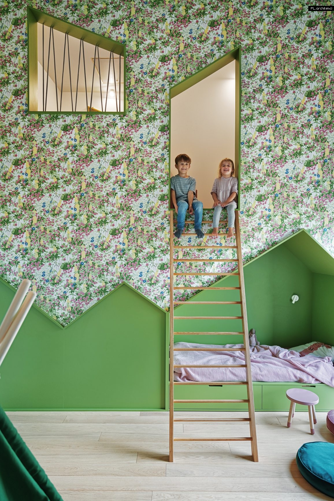 wnętrza dom skośno-płaski nowoczesna stodoła cegła jednorodzinny design pokój dziecięcy plarchitekci