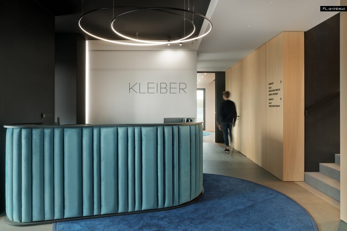 wnętrza biura kleiber nowoczesny design kolor psząca plarchitekci